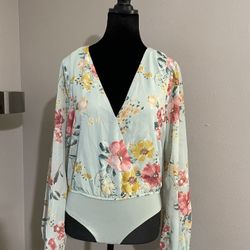Women/teen/bodysuit-top/ Small/new