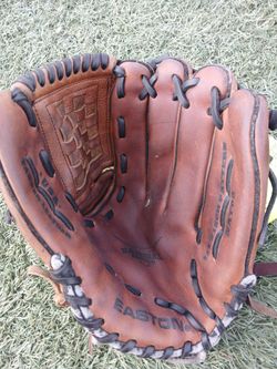 EASTON -12-1/2- INCH -SECOND BASEMEN  GLOVE