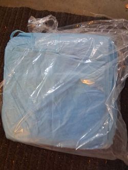 Disposable non-medical gown pack