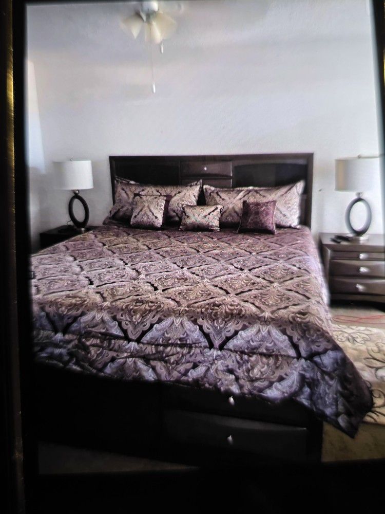 King Bedroom Set bed Has 6 drawers Headboard has 2 8 Drawer Dresser With Mirror And 2 Night Stands Very Good Condition