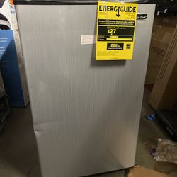 Magic Chef 4.4 cu. ft. Mini Fridge in Stainless Look