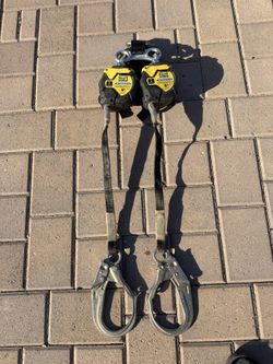 Double 6 Ft Retractable