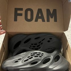 Adidas Yeezy Foamrunner