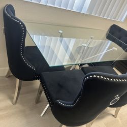 Dining Table And Chairs Set 