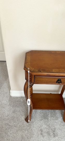 Accent table