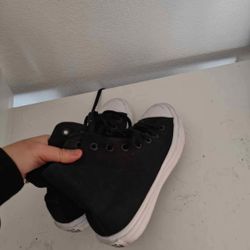 Converse Chuck 2 Size 8