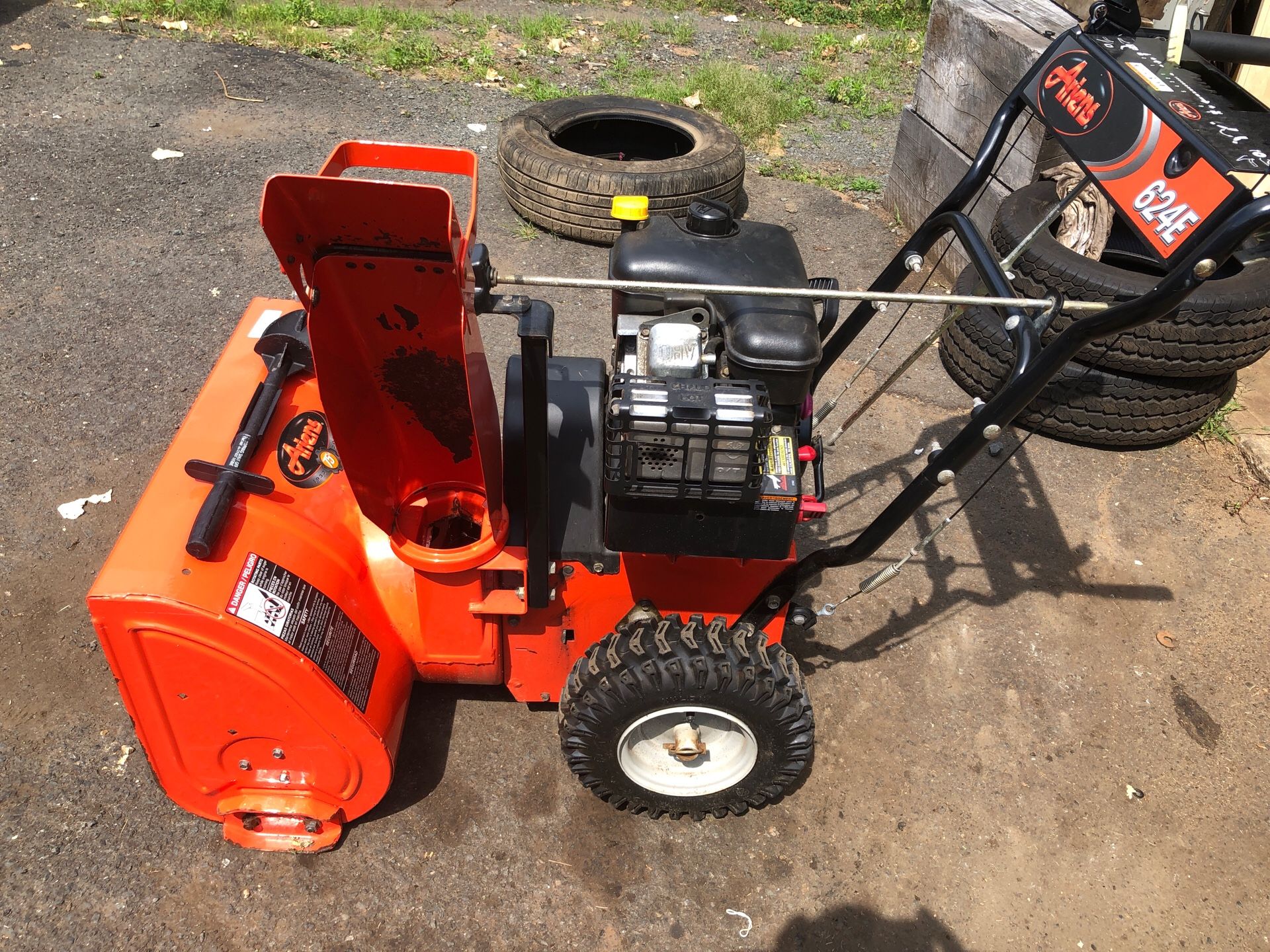 Ariens 624E Snow Blowers With Electr Starts for Sale in West Hartford