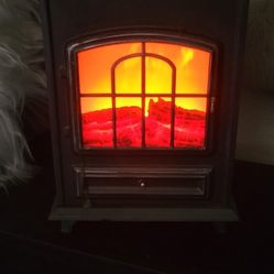 WAX AIRFRESHNER IN THE SHAPE OF A FIREPLACE