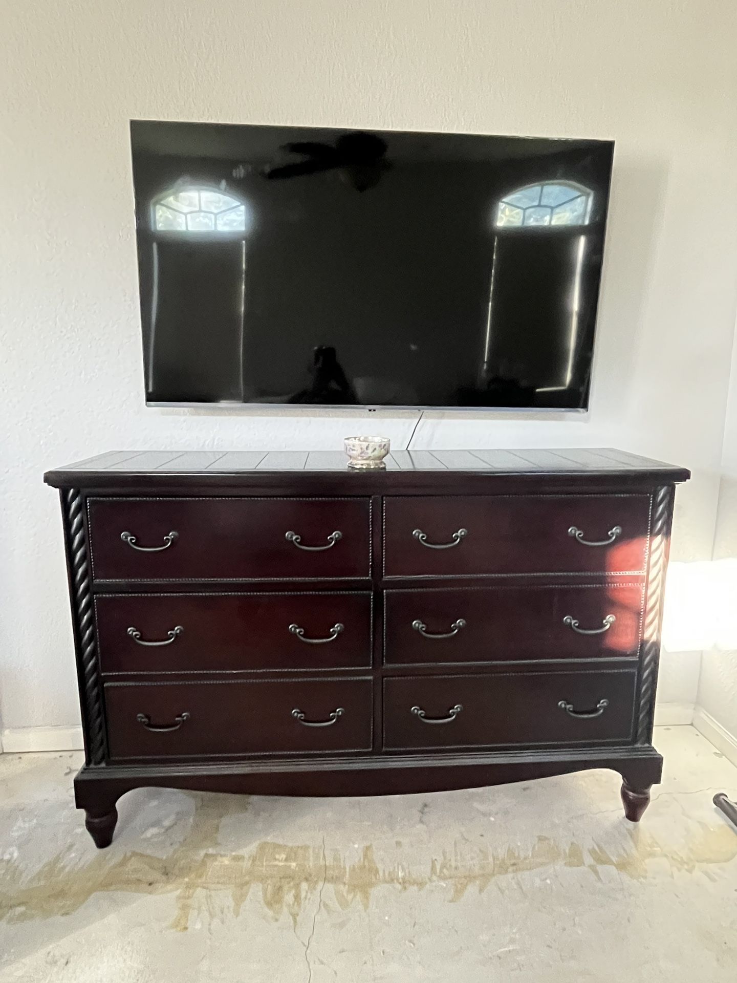 Night Stands, Mirror  And Dresser