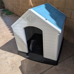 Outdoor Dog House 