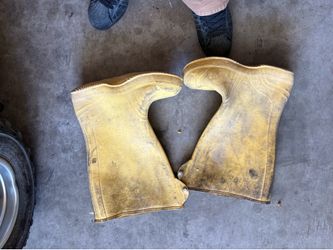 Mud cement water boots