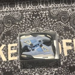 Powder blue unc Jordan 4’s