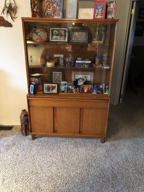 1950 or 1960 China Cabinet and Hutch