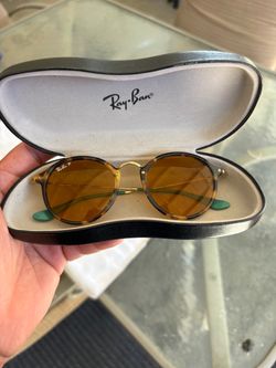 Ray-Ban Round Sunglasses with Case