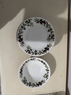 Holiday plate set