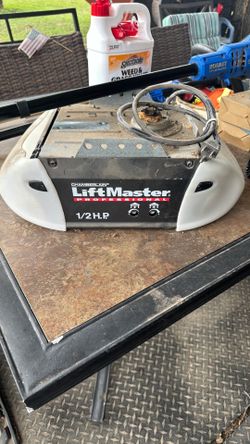 1/2 H.P. LIFTMASTER