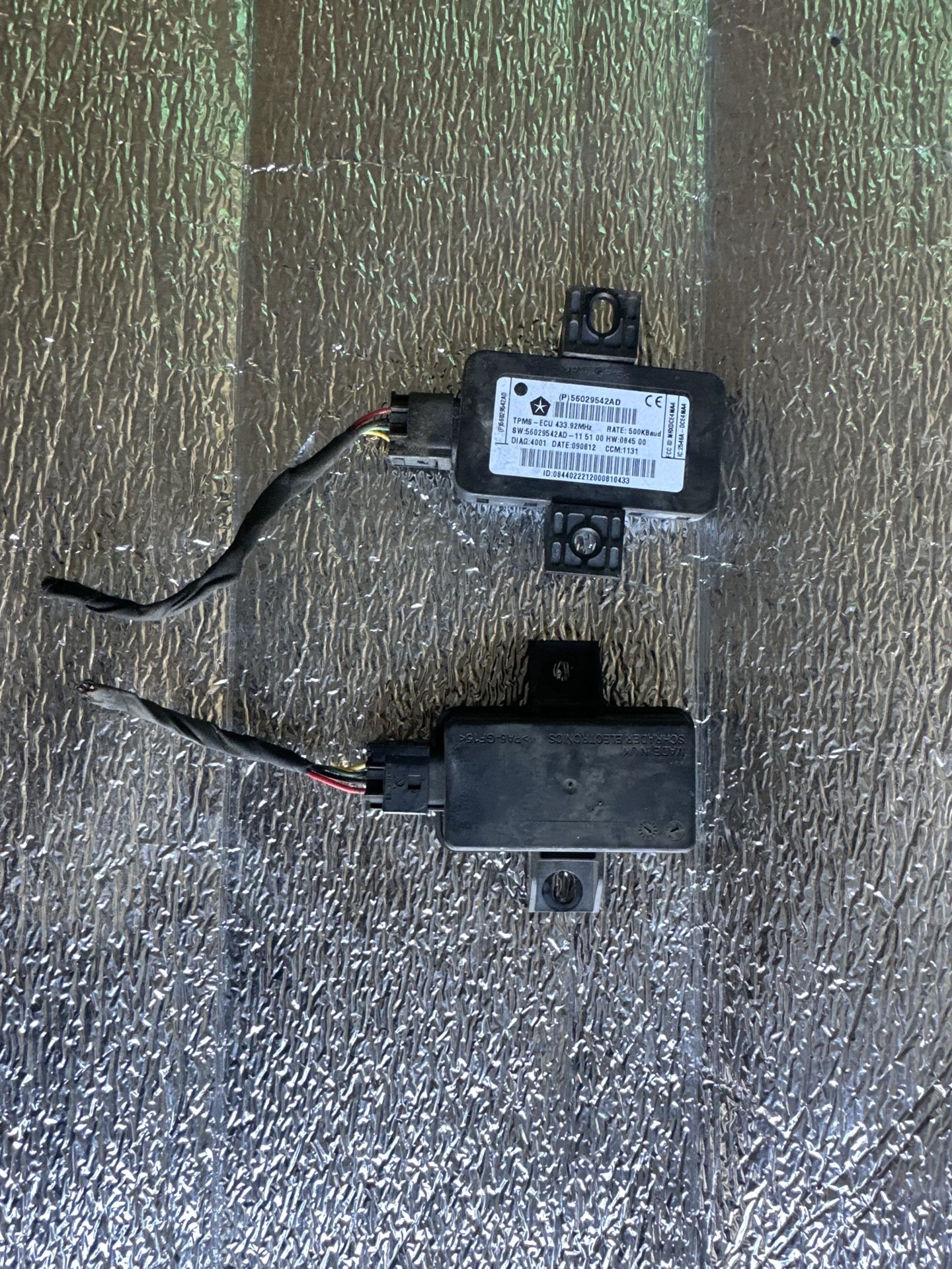 OEM-Mopar control unit for tire-pressure monitoring.