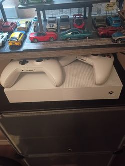 Xbox One S With 2 Controls