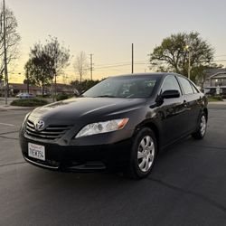 Clean 2009 Toyota Camry LE Sedan Auto Great Service History