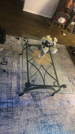 Glass dinning table
