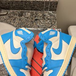 Jordan Retro 1s UNC