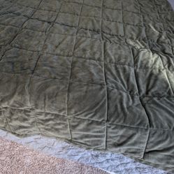 Green Quilted Warm Throw Blanket