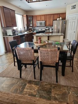 Table And Chair 60x36