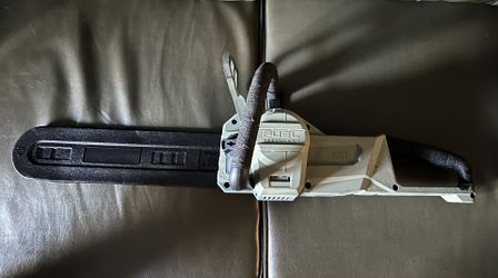 Milwaukee 2727-20 Chainsaw 16” (**Read Description**)