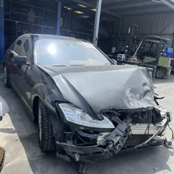Parting Out! 2010 Mercedes S550 For Parts!
