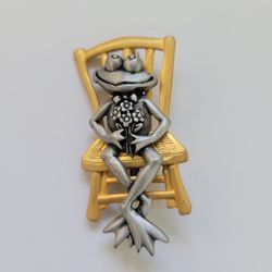 Vintage JJ Jonette Brooch Pin Frog In Love W/ Bouquet Chair Two Tone Silver Gold