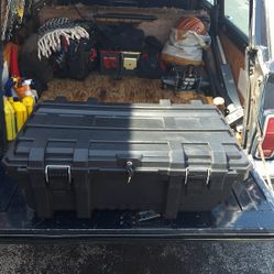 Large Husky Toolbox