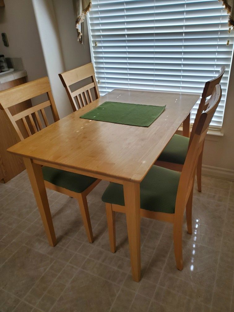 Kitchen Table With 4 Chairs