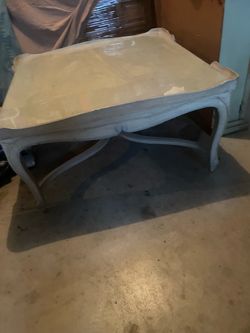 Coffee table with glass insert