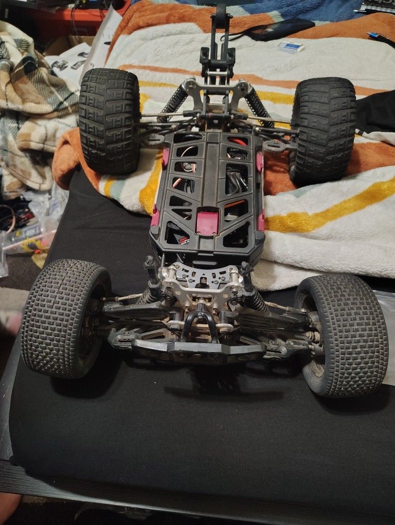 1/8 Thunder Tiger Mt4