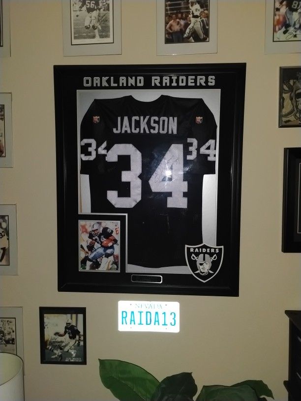 BO JACKSON AUTOGRAPHED JERSEY RAIDERS 