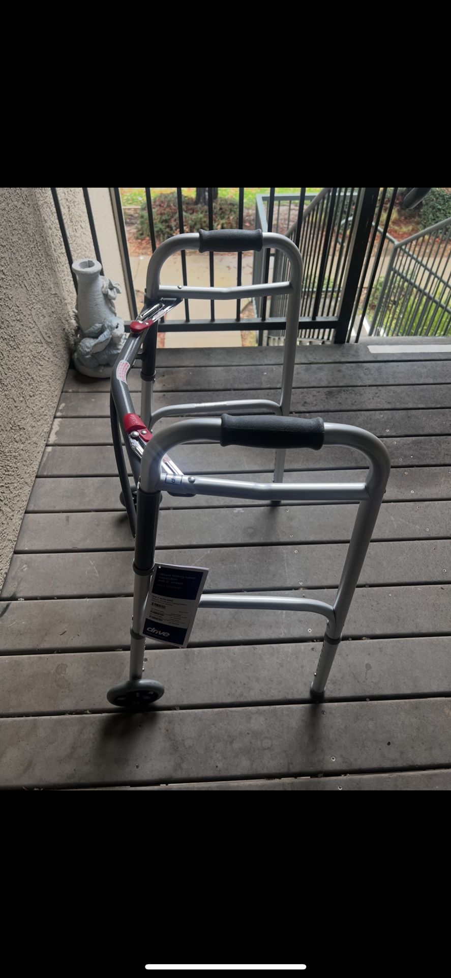 Drive Medical Deluxe Aluminum Walker