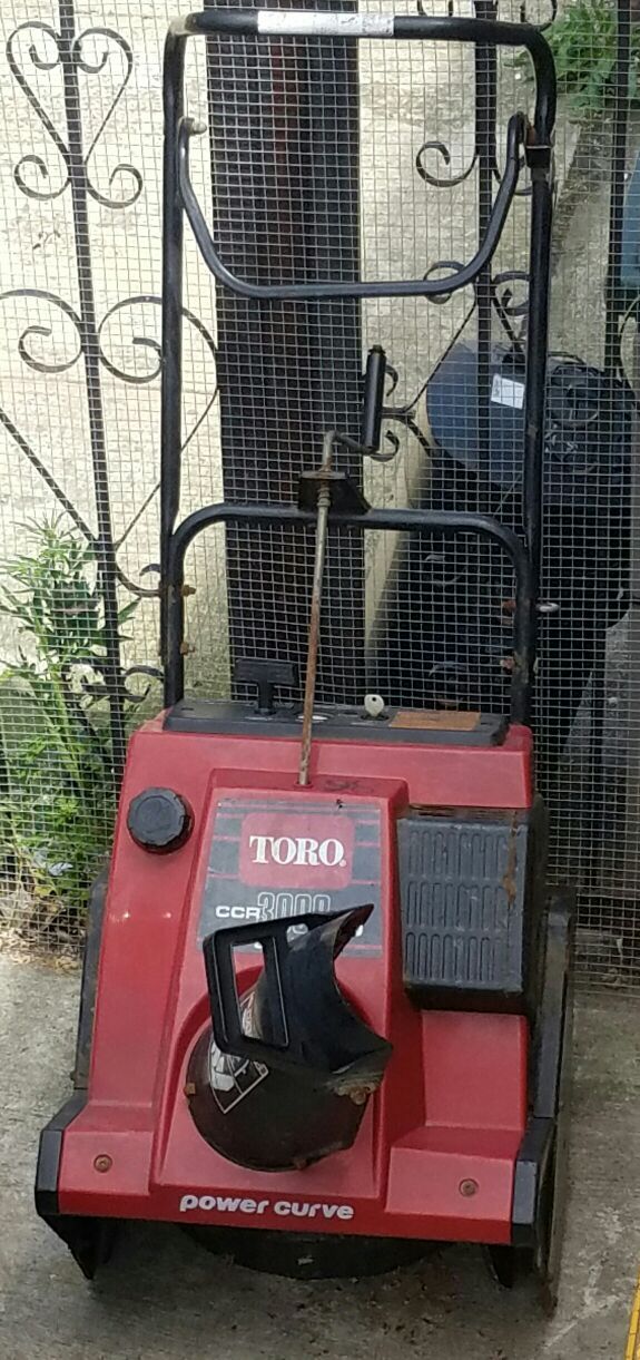 Toro CCR 3000 GTS 5.0 HP SNOW BLOWER for Sale in Brooklyn, NY OfferUp
