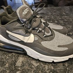 MENS NIKE AIR MAX 270 SIZE 13