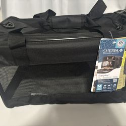 New Sherpa Everyday pet carrier Size M