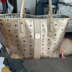 Authentic MCM Large Tote Bag is a timeless fashion