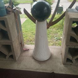 Decorative Yard Ornament With Ball 