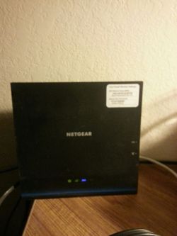 Netgear dual band wifi has 4 Ethernet work good