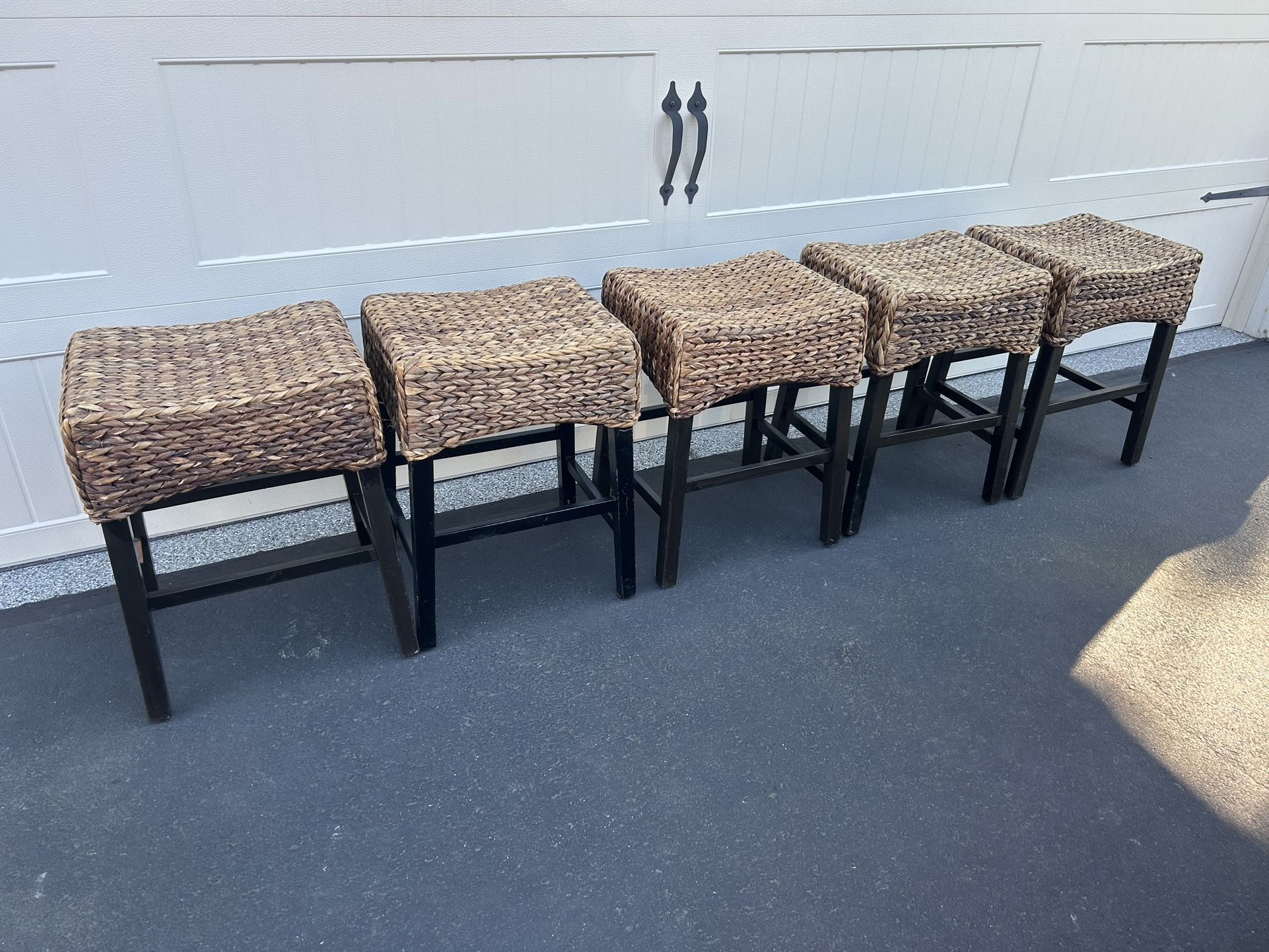 5 Counter Height Stools