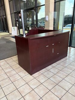 Reception desk