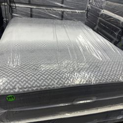 QUEEN SIZE SIMMONS BEAUTYREST BEYOND (MEDIUM) MATTRESS & BOX SPRING BED SET