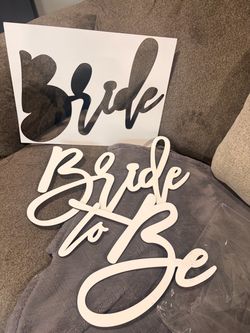Bride To Be wood sign and bows with pearls