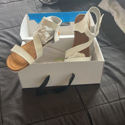 New Sheikh Women's Sandals, Size 9