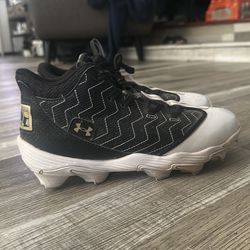 Under Armour x BH show baseball cleats size 6Y