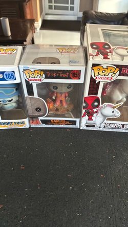(3)Funko pops