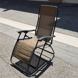 2 Zero Gravity Chairs